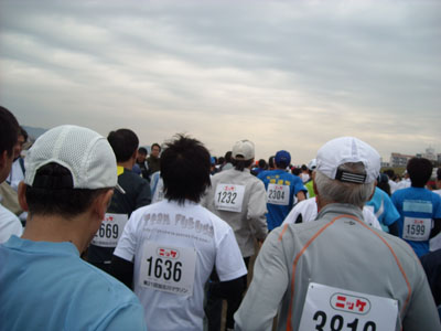 自転車で大会会場へ